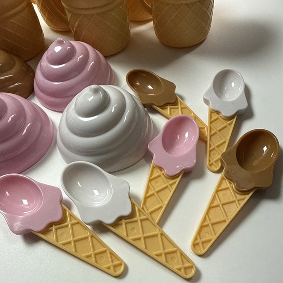Ice Cream Magic Ice-Cream Maker Set of 6 W/ Spoons Activity As Seen on TV - Picture 5 of 9